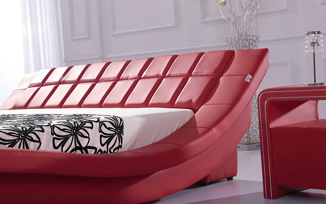 (Custom Order) Jubilee Furniture - Verdandi Curved Modern Leather Platform Bed